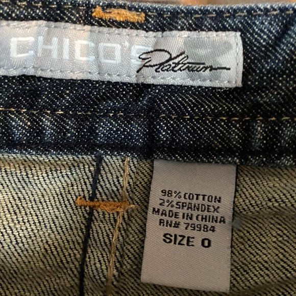Chicos Platinum Jeans with Fancy Pockets~sz 0 - Picture 3 of 11